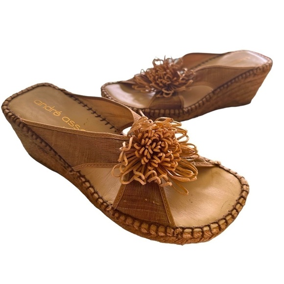André Assous Silk Flower Espadrille Wedge Slip On Sandals Beige Size 6 - Picture 8 of 8